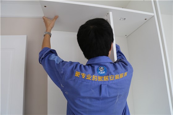 左右手，為您提供更專業(yè)的家具安裝服務(wù)