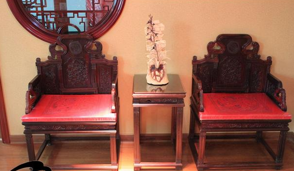 祁紫檀家具：睡紫檀，坐酸枝，紅木家具還有哪些講究？