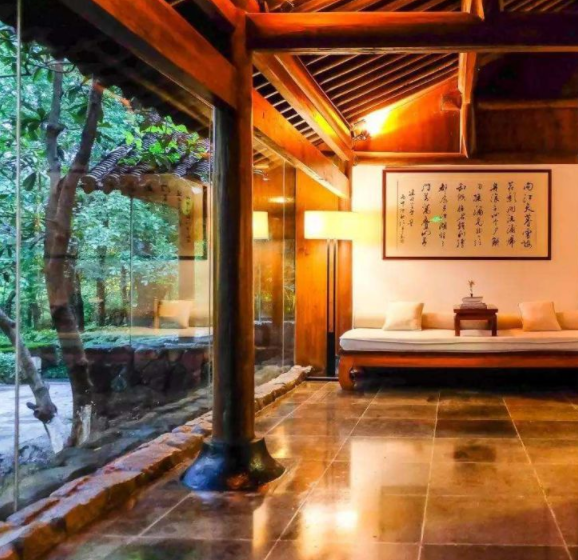 成都金星紫檀：紅木家具擺放大有講究，各類家具各有“千秋”