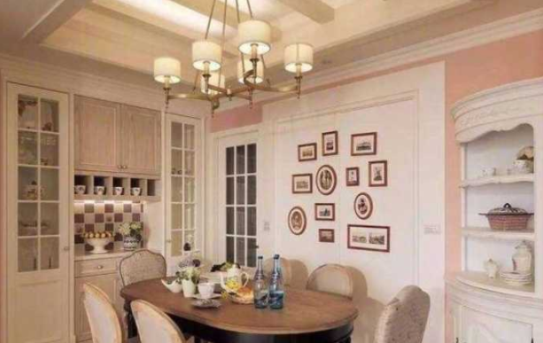 酒柜隔斷設(shè)計圖，靠墻酒柜有什么作用？