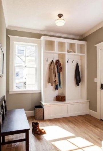 衣帽間裝修設(shè)計：多功能的玄關(guān)柜衣帽間裝修案例！