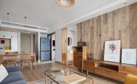 原木裝修價格：新房裝成原木簡約清風(fēng)，溫馨漂亮，一個玄關(guān)柜更是實用好看