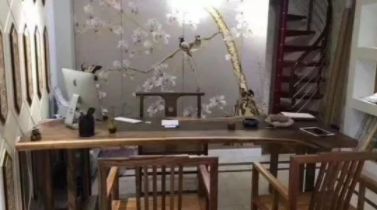 青島最新室內(nèi)裝修：室內(nèi)裝修設(shè)計用胡桃木做家具軟裝，是否可做成現(xiàn)代風(fēng)新中式風(fēng)格