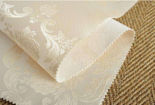 室內(nèi)新型裝飾材料：墻紙和墻布有什么區(qū)別？用墻布好還是墻紙好