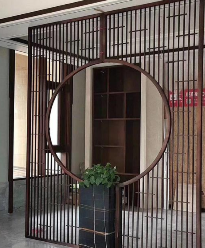 成都不銹鋼屏風(fēng)，鋁屏風(fēng)與鋼屏風(fēng)的區(qū)別在哪？
